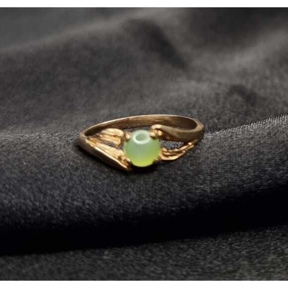 Vintage 14K Solid Gold Ring With Jade Gemstone Size 7 Elegant Delicate Jewelry - Picture 2 of 4